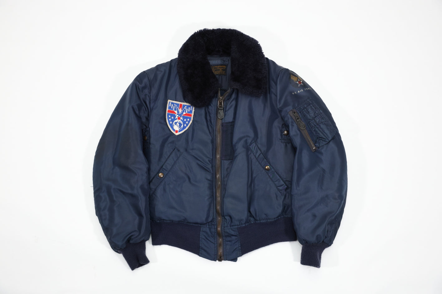 1950's USAF B-15 C Flight Jacket Patched Korean War. – Le 1950's USAF B-15 C Flight Jacket Patched Korean War. – Le