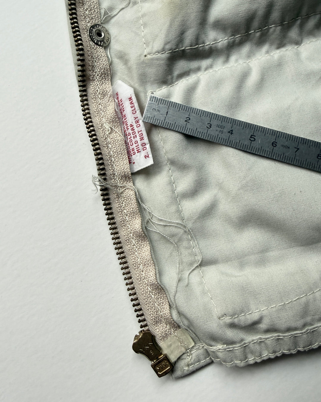 1960's Outdoor Fishing Vest " DANIELSON ".