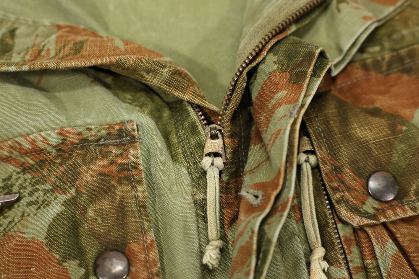 1950's French Airborne TAP Jacket 47/54 Lizard Camouflaged. – Le