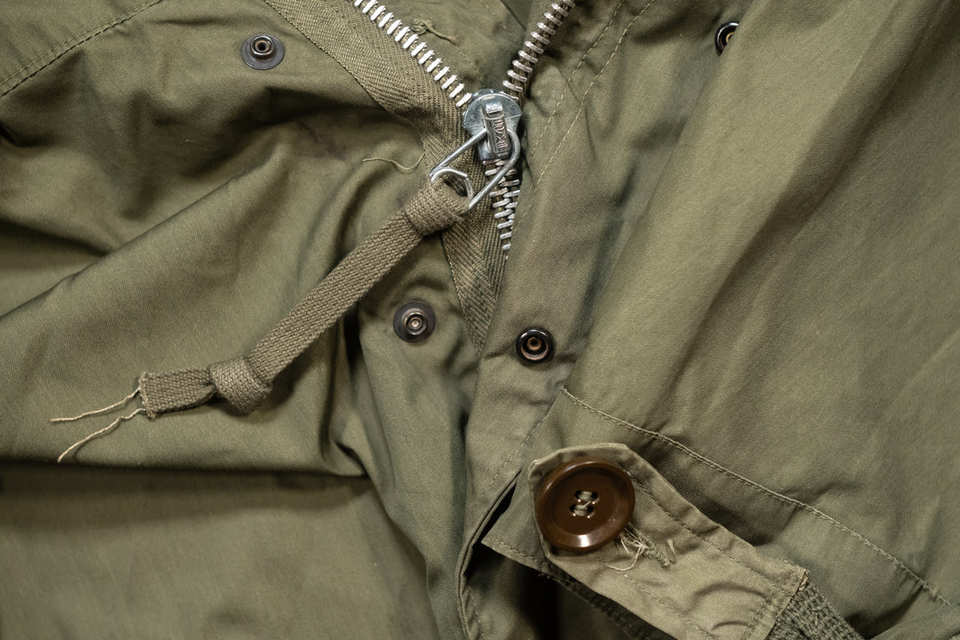 U.S Army M-1951 Parka Fish Tail Korean War Small Deadstock.